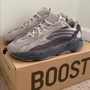 Yeezy 700 boost
